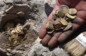 Nastoletni Izraelczycy znajdują 1100-letnie złote monety