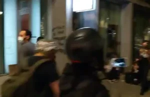 Antifa próbuje podpalić budynek z ludźmi w środku.