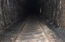 Tunel kolejowy w Kowarach to jeden z najdłuższych tuneli kolejowych w Polsce.