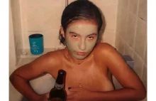 Córka Kasi Kowalskiej w wannie nago i z piwem. Internauci są w szoku