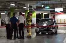 BMW i drift na podziemnym parkingu galerii handlowej