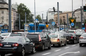 Plan urzędników w Krakowie: zniechęcić totalnie do jazdy samochodem