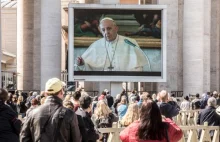 Dzisiejszą audiencję papież Franciszek rozpoczął od nietypowego komunikatu...