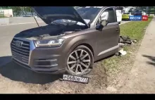 Audi rozerwane na pół po zdarzeniu z lampą. Rosja