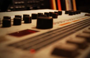 9.09 day, czyli krótka historia Roland TR-909