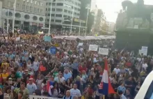 Protest przeciwko koronawirusowi w Zagrzebiu [video]