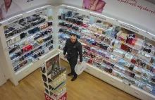 Kradli kosmetyki w sklepie Hebe w Zduńskiej Woli. Szuka ich policja....
