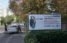 Mieszkaniec Śląska rozwodzi się z żoną. Taki bilbord wywiesił przed jej blokiem