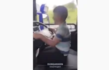 Dziecko prowadziło ciężarówkę na autostradzie. Policja szuka kierowcy