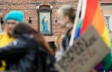 Episkopat poparł projekt ustawy "Stop LGBT". Zachęca do zbierania podpisów.
