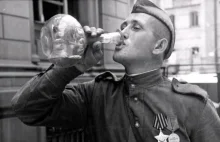 Historia frontowych 100 gramów. Jak piła rosyjska armia