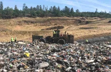 Recykling plastiku to w praktyce fikcja. [EN]