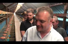 Krzysztof Bosak odwiedza fermę norek i konfrontuje materiał Onetu