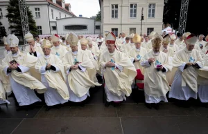 O tuszowanie pedofilii oskarżono już 34 biskupów.