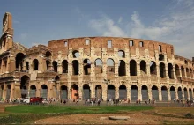 Polak uruchomił drona nad Koloseum. Urządzenie spadło na zabytkowe schody...