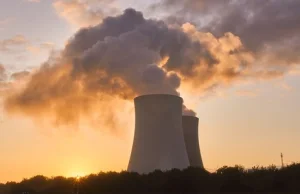 Ponad połowa Polaków uważa budowę elektrowni jądrowej za potrzebną