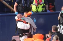 Francja: Łódź patrolowa odstawiła migrantów do brytyjskich wód terytorialnych