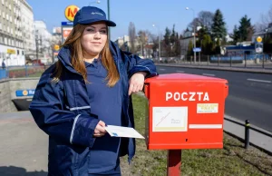 Poczta Polska wysyła listonoszy z tabletami, by pytali ludzi, czy chcą kredyt