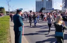 Białoruś: Weteran i protestujący