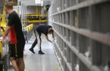 Amazon ogłosił podwyżki dla pracowników. Dostaną o... złotówkę więcej