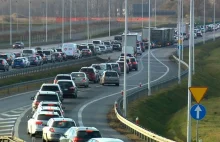 5-kilometrowy korek na A4 spowodował TIR, bo... zabrakło mu paliwa