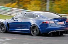 320 km/h, 2 sekundy do setki i 840 km zasięgu. Oto Tesla Model S Plaid