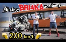 Tak wygląda zderzenie z autobusem przy prędkości 208 km/h