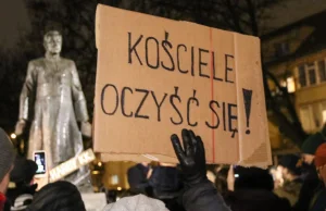 Szokujące słowa biskupa. Dewiacje? A w szkole, wśród dziennikarzy, ich nie ma?