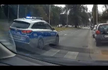 Ferrari, policja i idealny moment.