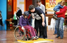 Rodzice dzieci z niepełnosprawnościami chcą móc dorabiać. "To ważne dla...