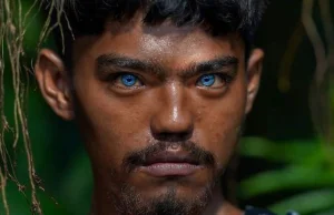 Fotograf udokumentował rdzenne plemię z bardzo niebieskimi oczami