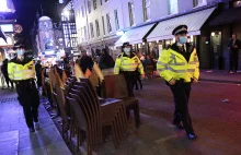 UK: Wyszkolone patrole będą chodzić i filmować ludzi łamiących restrykcje