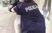 Policjantka szarpie się z sebixem za brak maseczki