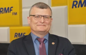 Dr Paweł Grzesiowski o zamknięciu szkół: To tam obywa się transmisja wirusa