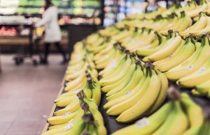 Koronawirus w Polsce. Lidl i Biedronka wydłużają godziny otwarcia sklepów.