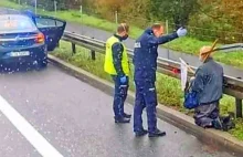 Na kolanach szedł do Częstochowy... autostradą. Do pątnika wezwano policję