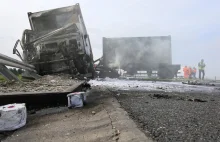 Pożar ciężarówki na S8. Wiozła sprzęt do stołecznego szpitala polowego...