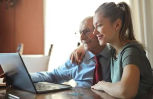 Godziny dla seniorów prawnie obowiązują również w sklepach internetowych