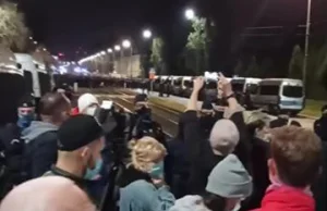 [LIVE] Policja zaczyna pacyfikować protestujących