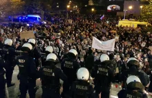 Światowe media piszą o decyzji TK i protestach kobiet w Polsce: szokujący,...