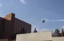 Odrzutowiec uderza w budynek, Rosja. (Jet crashes into a building, Russia)