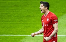 Bundesliga: Hat-trick Lewego! Eintracht na kolanach - Piłkarski Świat.com