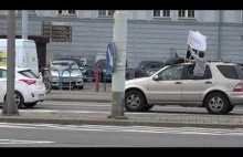 Gdańsk -zmotoryzowany protest kierowców w obronie praw kobiet.