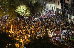 "To jest wojna”. Protest przed kurią przeciwko wyrokowi TK.