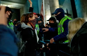 "Przestępstwo". Terlecki o zakłócających msze protestach ws. aborcji