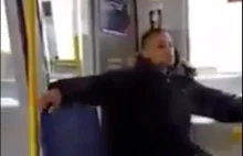 Imigrant w autobusie