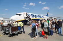 Ryanair zawiesza 53 trasy z Polski i anuluje setki lotów!