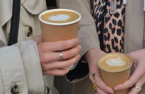 Kawiarnia Coffeedesk dyskryminuje protestujących ze względu na płeć