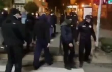 Grupa ok 40 mezczyzn zaatakowała uczestników protestu