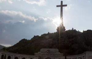 Pomysł hiszpańskiej Lewicy. Masowe ekshumacje i wyrzucanie ludzi z grobów